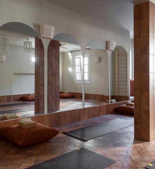 Номер Deluxe с Балконом, Yayaki Spetses