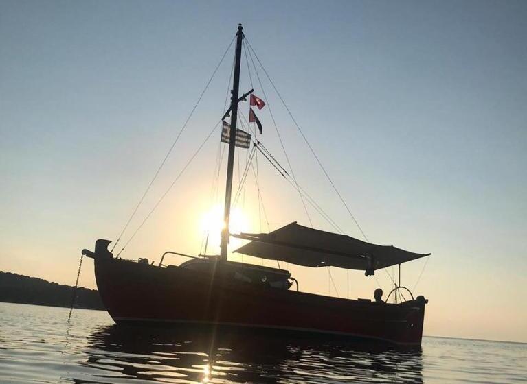 غرفة ديلوكس عائلية, Yayaki Spetses