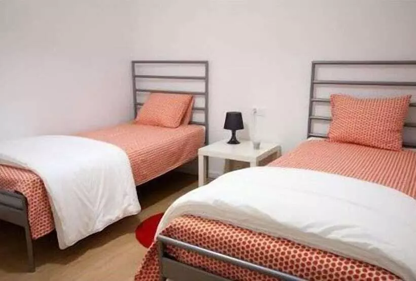 اتاق استاندارد, Hostal Five Gates