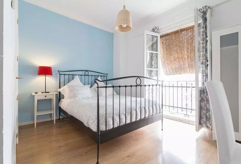 اتاق استاندارد, Hostal Five Gates