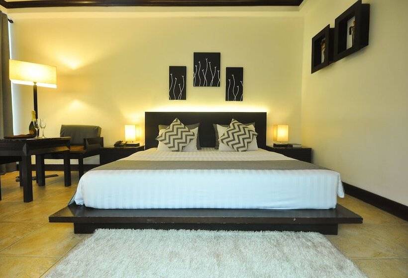 اتاق لوکس, Boracay Ocean Club Beach Resort