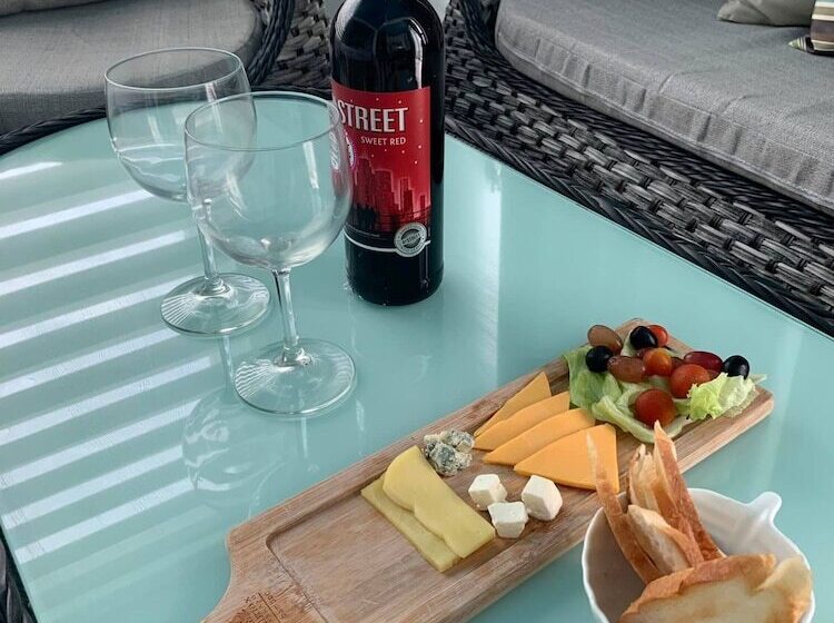 سوییت, Boracay Ocean Club Beach Resort