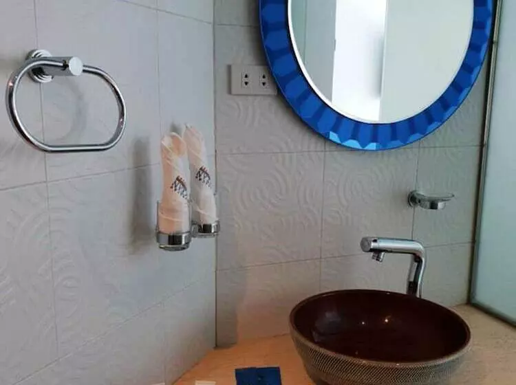 سوییت با چشمانداز دریا, Boracay Ocean Club Beach Resort