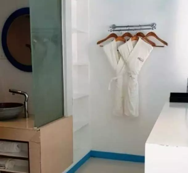 سوییت با چشمانداز دریا, Boracay Ocean Club Beach Resort