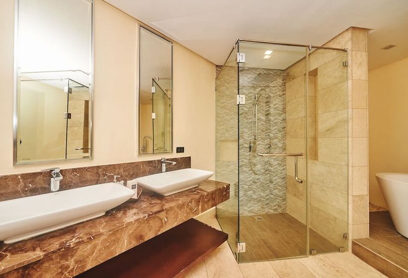 اتاق خانوادگی, Boracay Ocean Club Beach Resort