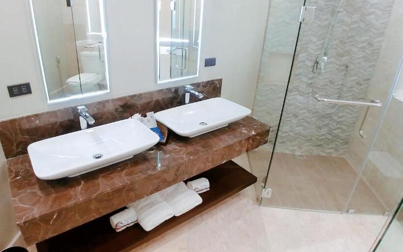 اتاق خانوادگی, Boracay Ocean Club Beach Resort