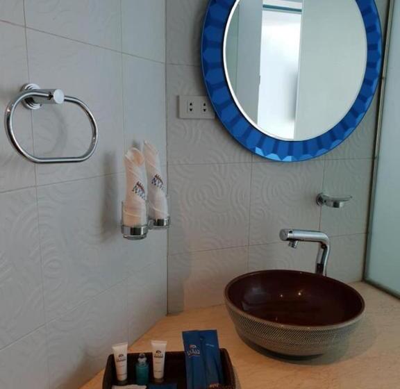 سوئیت با بالکن, Boracay Ocean Club Beach Resort