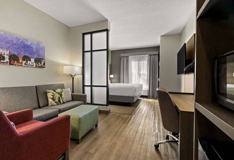 جناح, Comfort Suites Charleston West Ashley