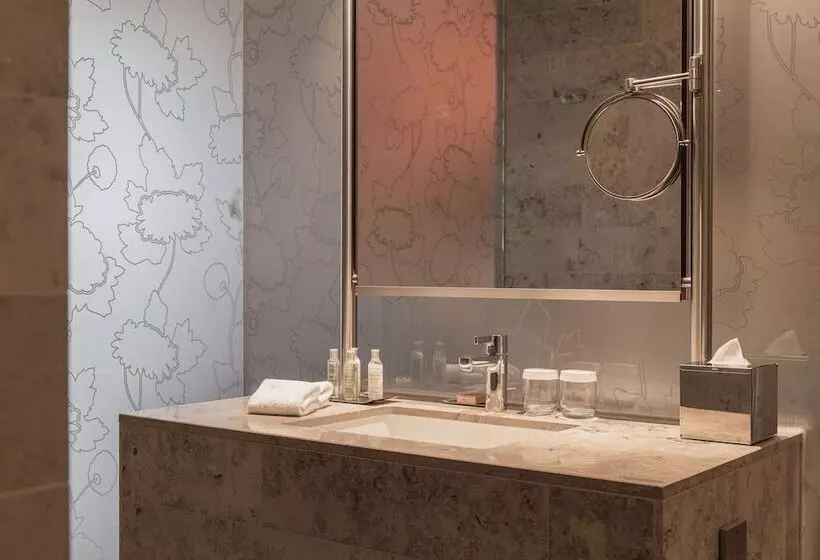 Deluxe-huone, Hilton The Hague