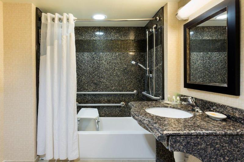 장애인을 위한 스위트, Holiday Inn Daytona Beach Lpga Boulevard, An Ihg