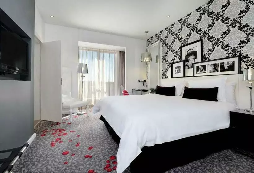キングサイズベッドのスタンダードルーム, Protea Hotel Fire & Ice! By Marriott Johannesburg Melrose Arch