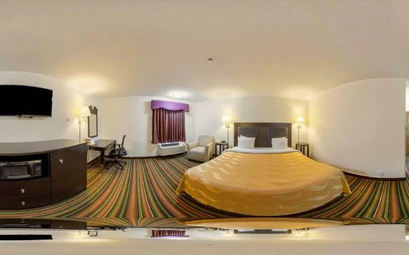 キングサイズベッドのスタンダードルーム, Quality Inn Marietta Near Dobbins Arb