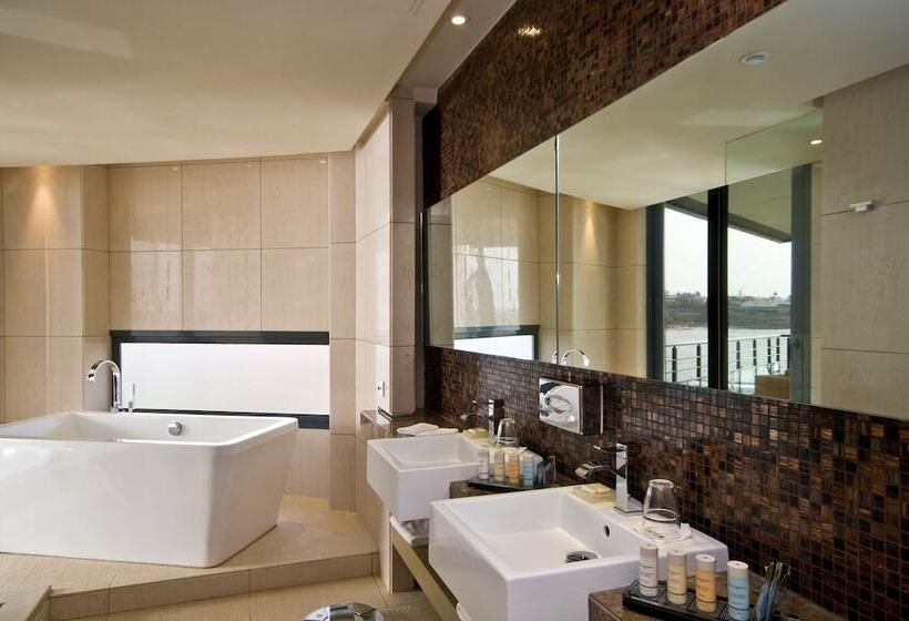 اتاق پرمیوم با چشمانداز دریا, Radisson Blu Hotel, Dakar Sea Plaza