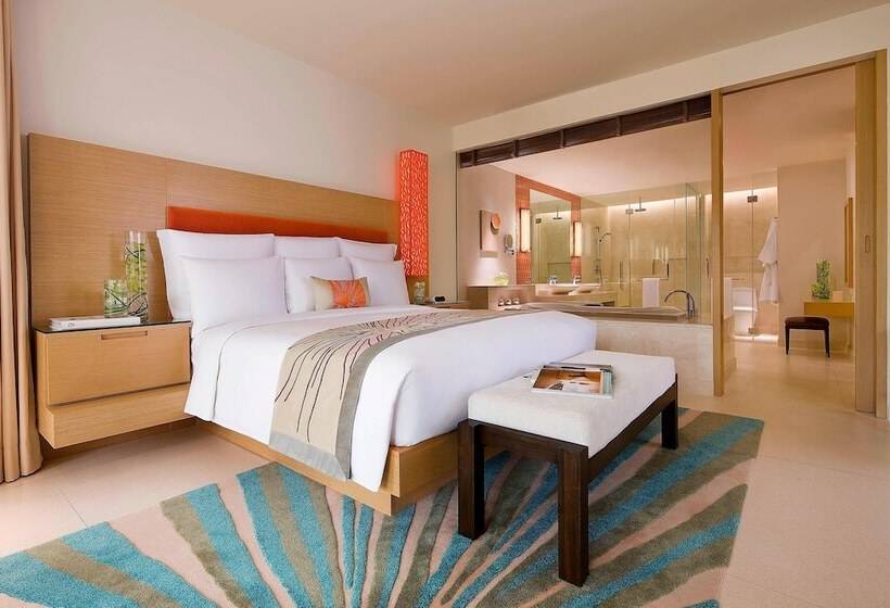 سوییت با چشم‌انداز باغ, Renaissance Phuket Resort & Spa