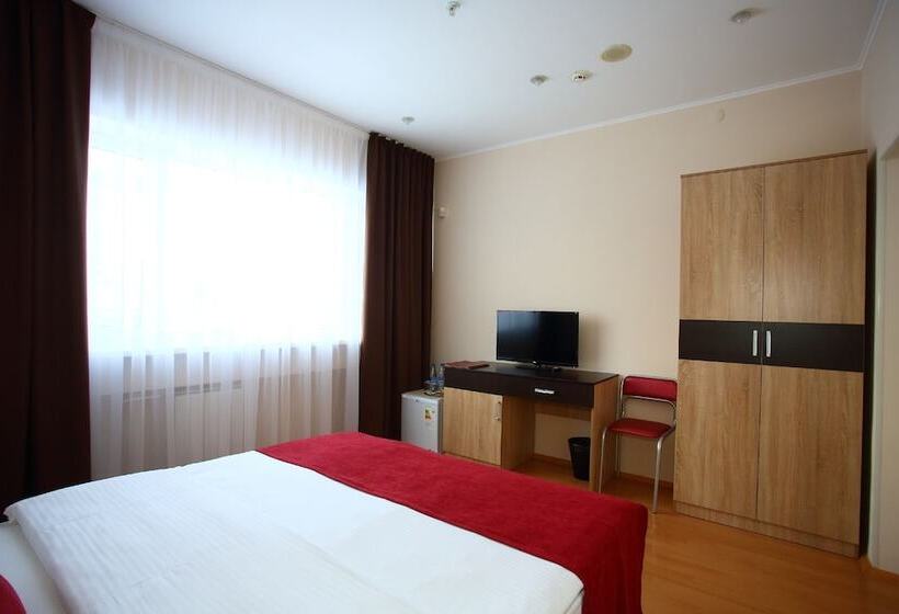 コンフォートルーム, Maksim Hotel