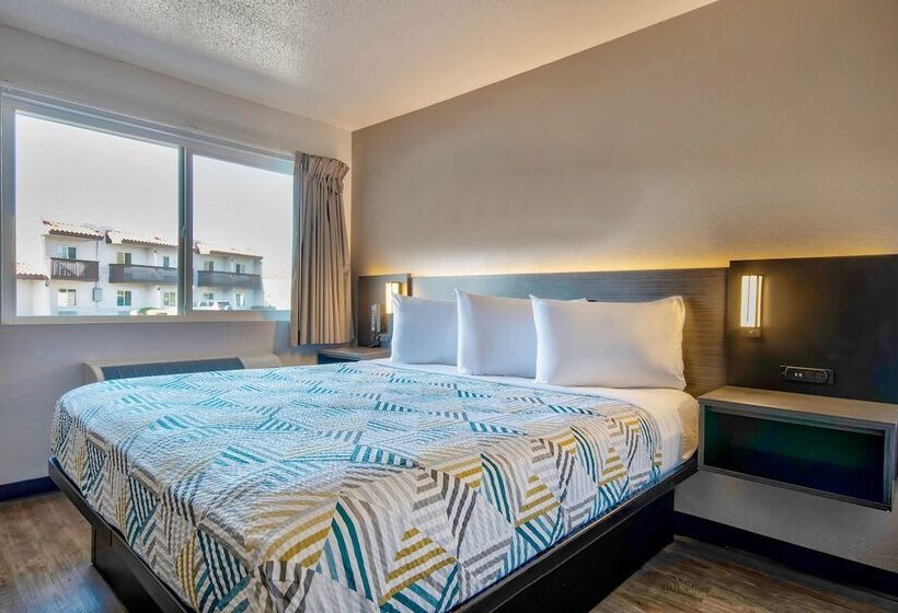 デラックスルーム, Motel 6 Santa Fe