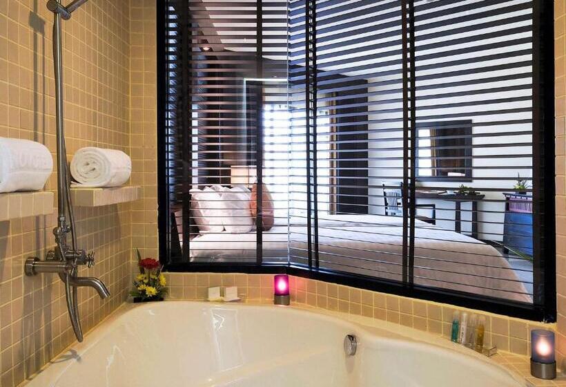 수피리어 룸 풀장 전망, The Nouveau Chumphon Beach Resort And Golf