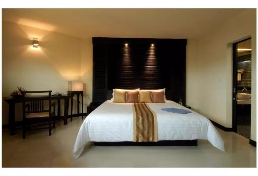 اتاق سوپریور با چشم‌انداز باغ, The Nouveau Chumphon Beach Resort And Golf