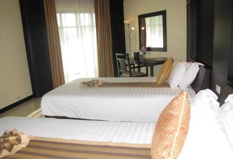 수피리어 룸 풀장 전망, The Nouveau Chumphon Beach Resort And Golf