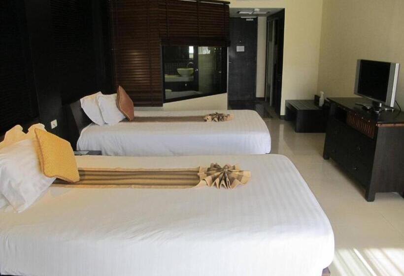 수피리어 룸 풀장 전망, The Nouveau Chumphon Beach Resort And Golf