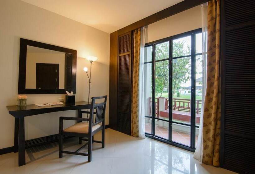 수피리어 룸 가든 전망, The Nouveau Chumphon Beach Resort And Golf