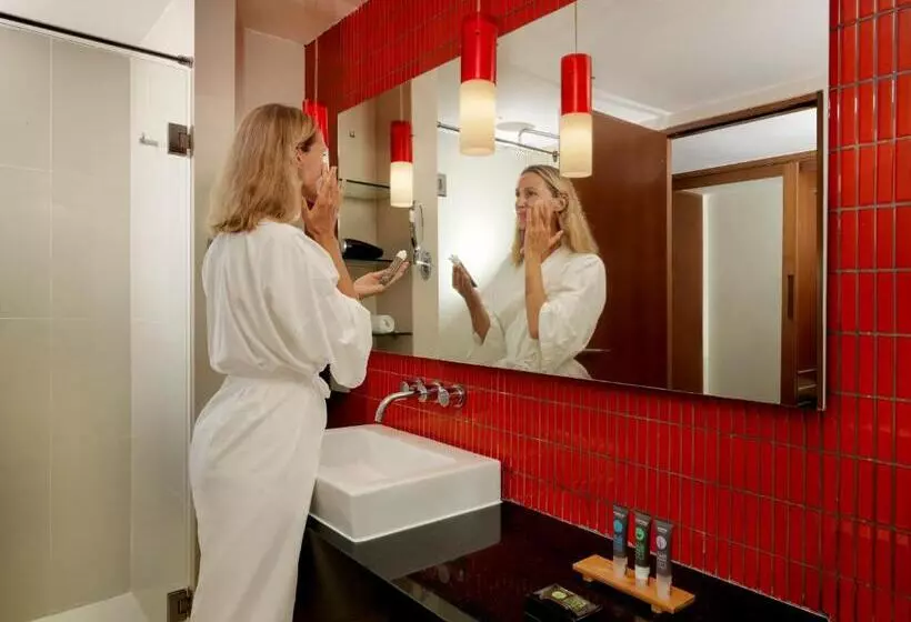 キングサイズベッドのデラックスルーム, Novotel Phuket Kata Avista Resort And Spa