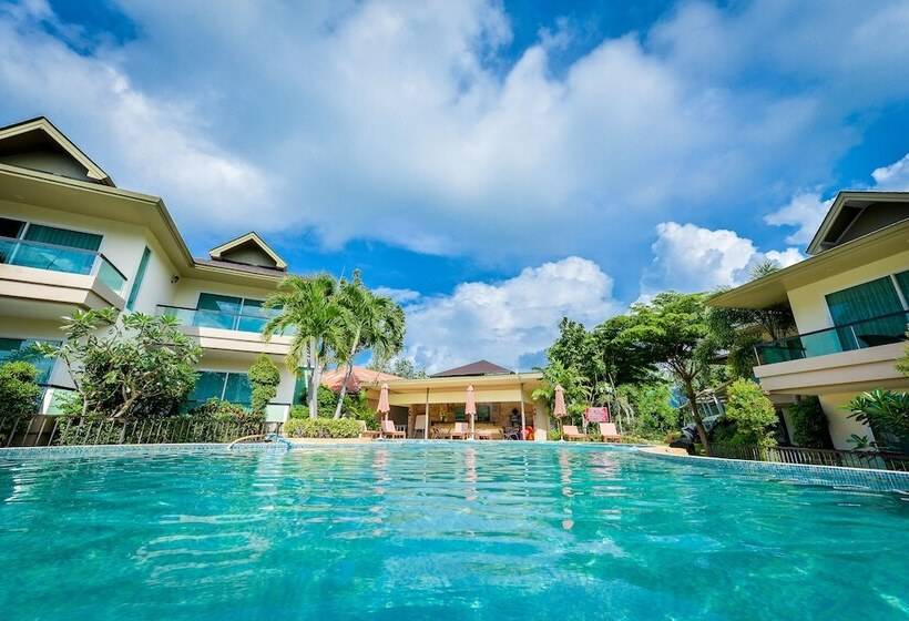 Номер Superior Вид на Бассейн, Sita Beach Resort Koh Lipe