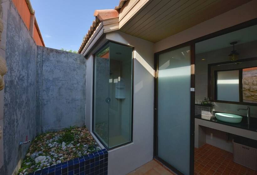 Номер Deluxe Вид на Бассейн, Sita Beach Resort Koh Lipe