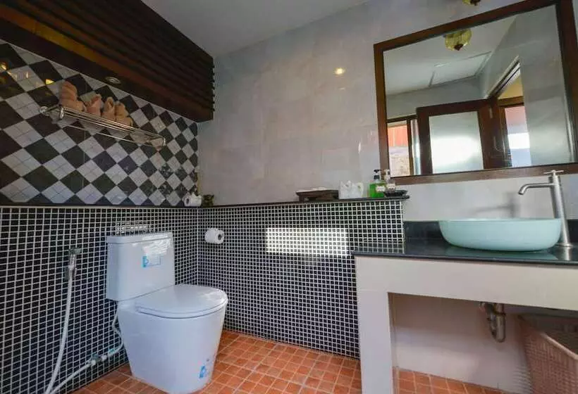 プールの見えるデラックスルーム, Sita Beach Resort Koh Lipe