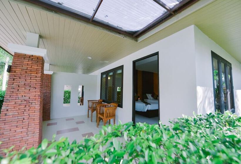 Номер Deluxe Вид на Бассейн, Sita Beach Resort Koh Lipe