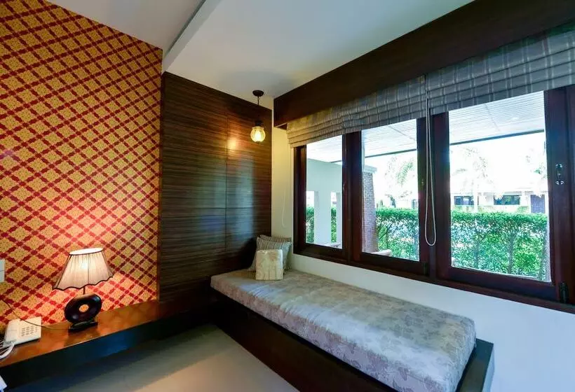 プールの見えるデラックスルーム, Sita Beach Resort Koh Lipe