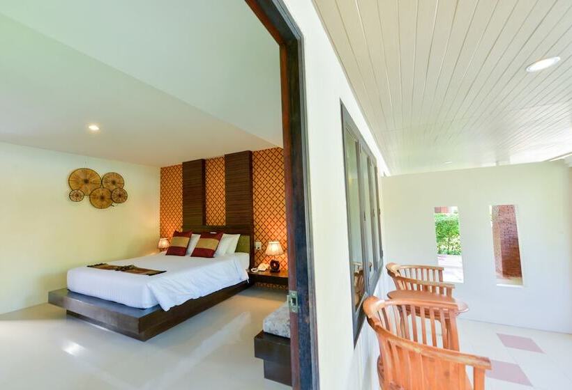 Номер Deluxe Вид на Бассейн, Sita Beach Resort Koh Lipe