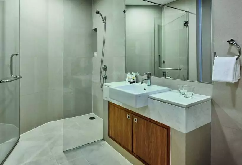 اتاق لوکس با بالکن, Splash Beach Resort, Maikhao Phuket