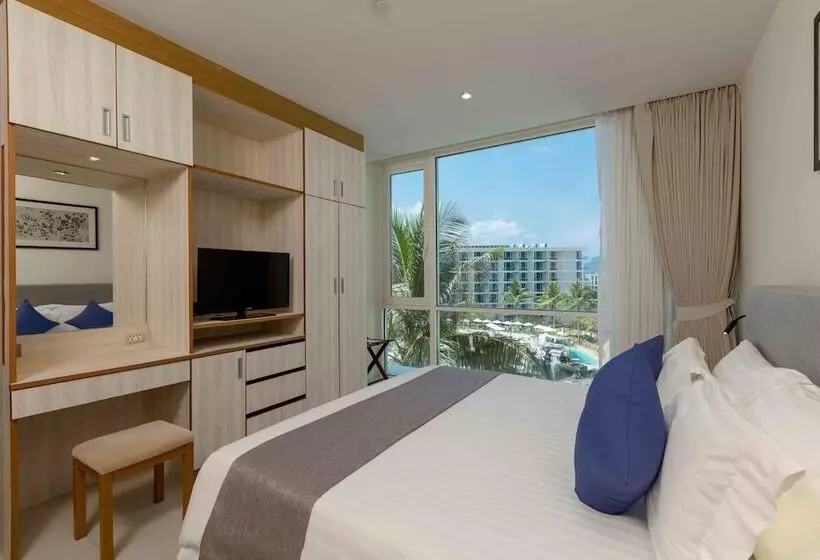 سوییت خانوادگی, Splash Beach Resort, Maikhao Phuket