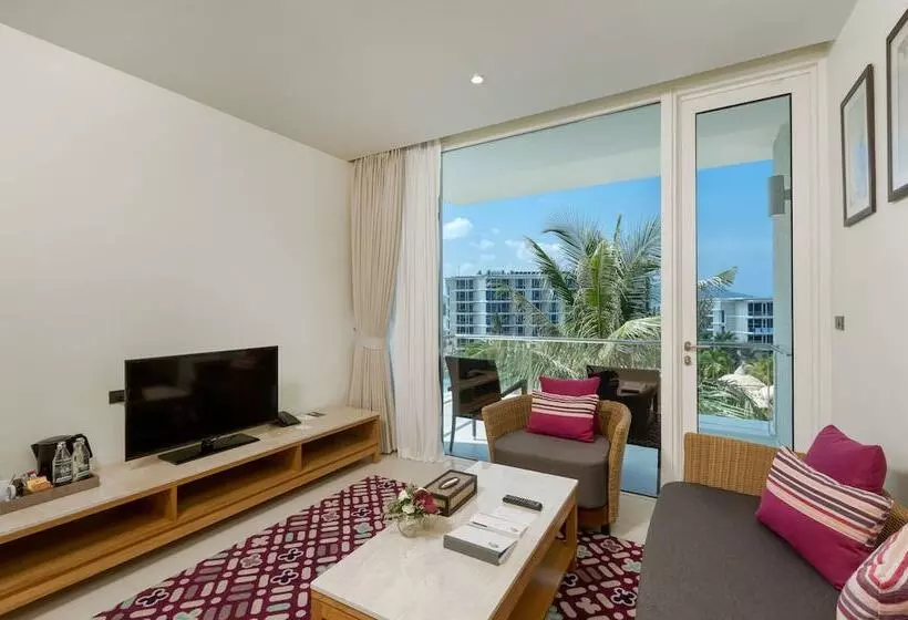 سوییت خانوادگی, Splash Beach Resort, Maikhao Phuket