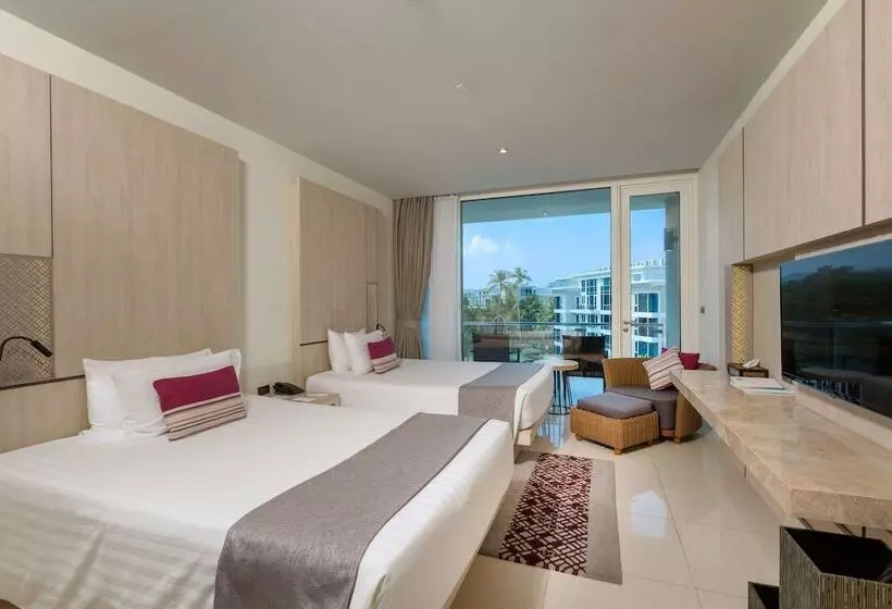 اتاق اجرایی, Splash Beach Resort, Maikhao Phuket