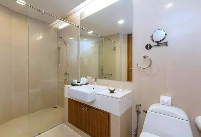 اتاق لوکس, Splash Beach Resort, Maikhao Phuket