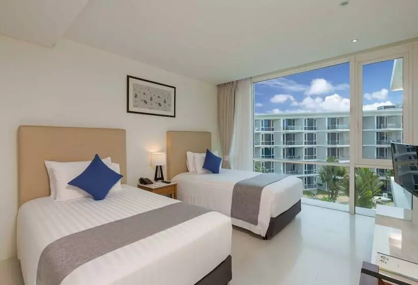 اتاق لوکس, Splash Beach Resort, Maikhao Phuket