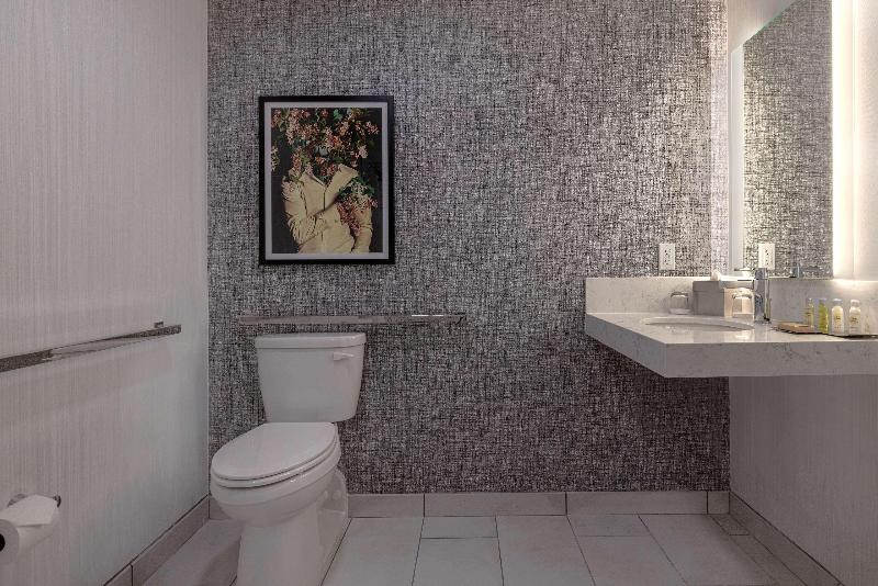 スーペリアールーム, Aditya Hometel