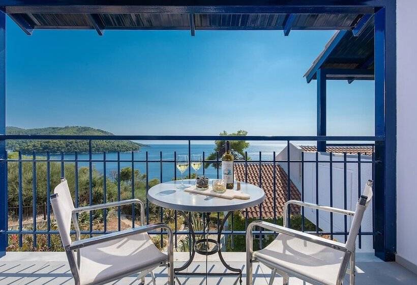 اتاق استاندارد با چشم‌انداز دریا, Adrina Beach