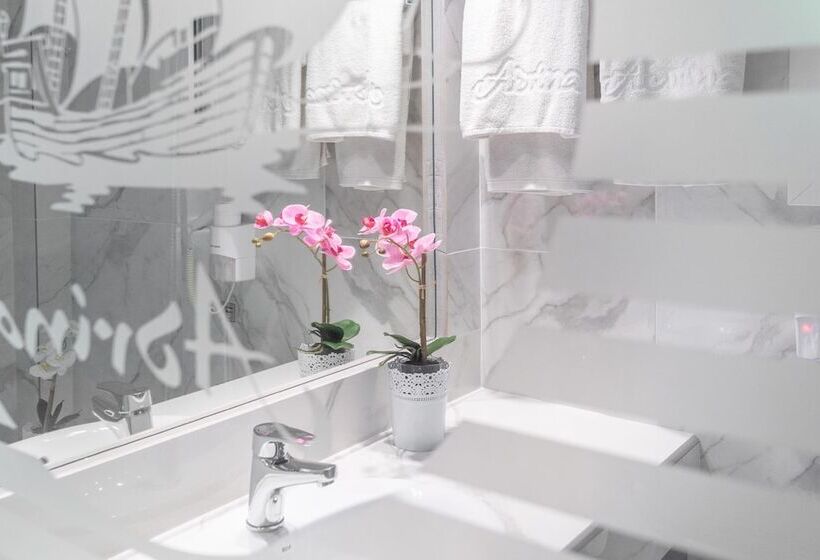 اتاق استاندارد با چشم‌انداز دریا, Adrina Beach