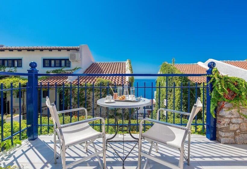 اتاق اساندارد با چشم‌انداز جانبی به دریا, Adrina Beach