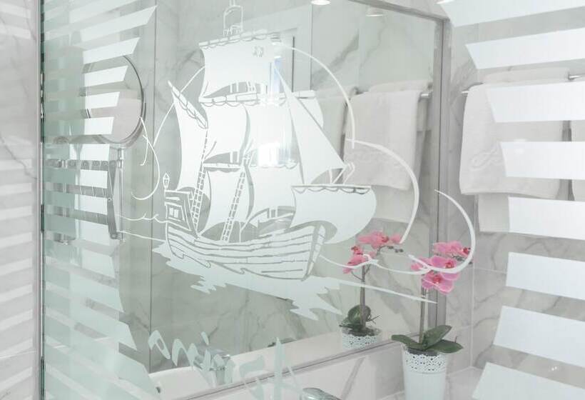 اتاق استاندارد با چشم‌انداز باغ, Adrina Beach