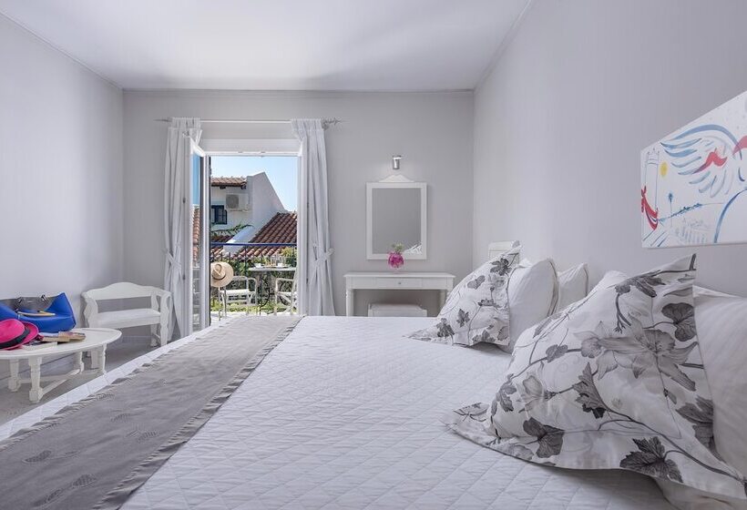 اتاق استاندارد با چشم‌انداز باغ, Adrina Beach