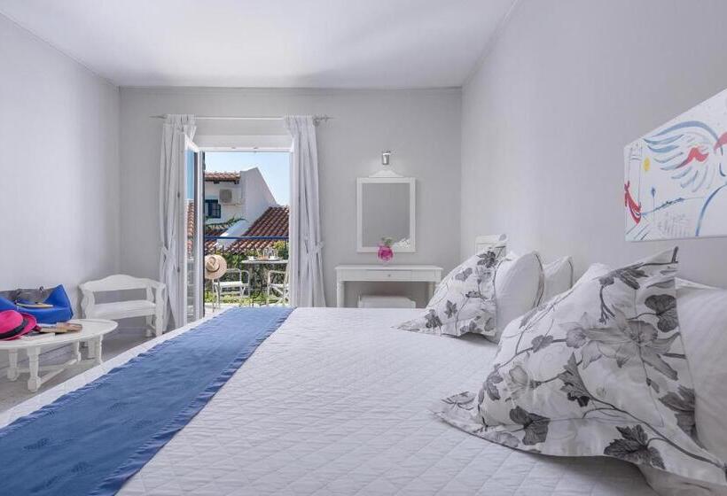 اتاق استاندارد با چشم‌انداز باغ, Adrina Beach