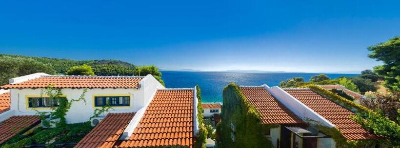 اتاق اساندارد با چشم‌انداز جانبی به دریا, Adrina Beach