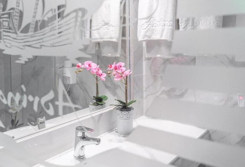 اتاق استاندارد با چشم‌اندازهای پانوراما, Adrina Beach