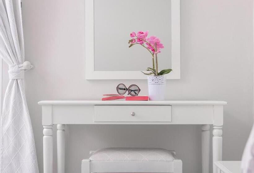 اتاق استاندارد با چشم‌اندازهای پانوراما, Adrina Beach