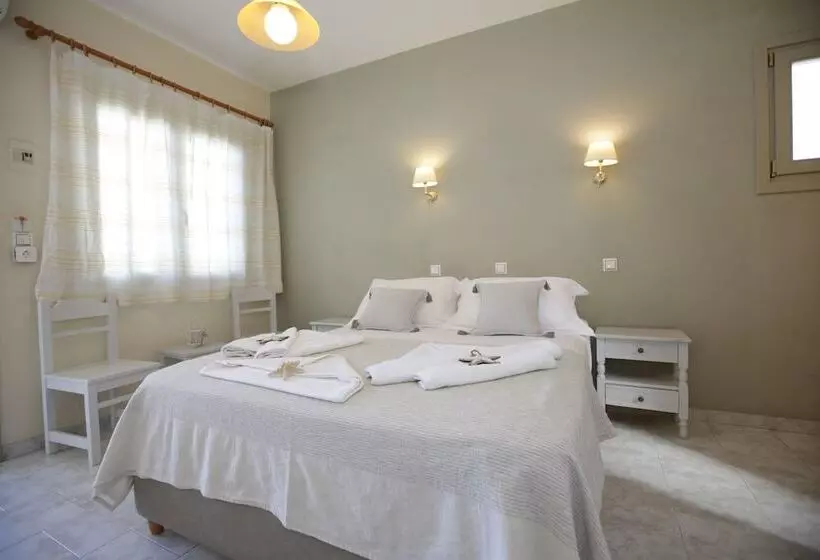اتاق اساندارد با چشم‌انداز جانبی به دریا, Alexandra S Rooms