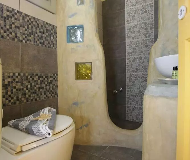 اتاق اساندارد با چشم‌انداز جانبی به دریا, Alexandra S Rooms